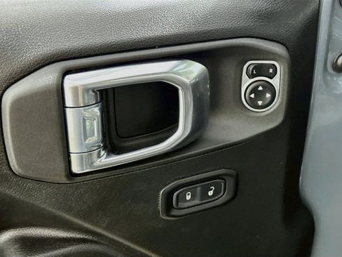 Used 2026 Jeep Gladiator Mojave AWD/4WD image 19