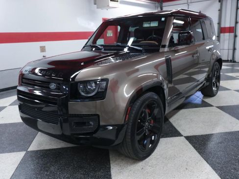 Used 2023 Land Rover Defender 110 X image 5