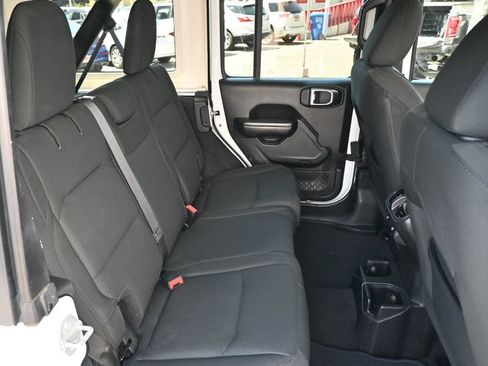Used 2019 Jeep Wrangler Unlimited Sport S AWD/4WD image 18