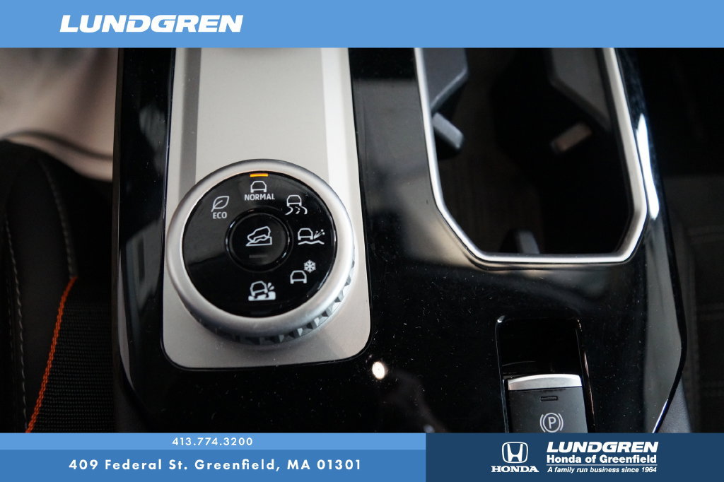 Used 2025 Mitsubishi Outlander AWD image 26