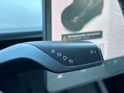 Used 2021 Tesla Model Y Long Range image 25