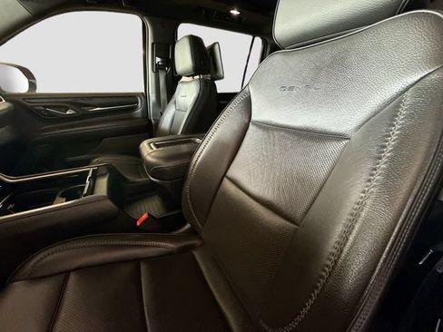 Used 2021 GMC Yukon XL Denali w/ Denali Premium Package AWD/4WD image 21