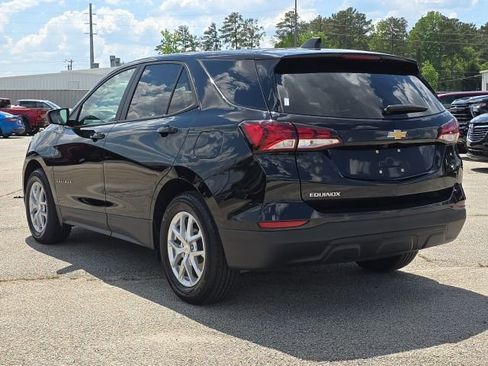 Used 2023 Chevrolet Equinox LS w/ LS Convenience Package image 3