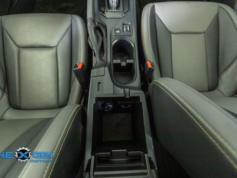 Used 2022 Subaru Crosstrek 2.5i Sport w/ Moonroof Package image 32