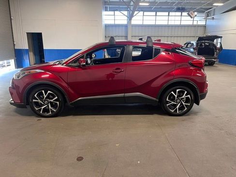 Used 2018 Toyota C-HR XLE image 6