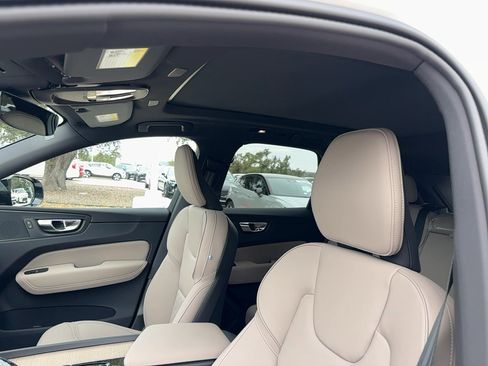 Used 2026 Volvo XC60 B5 Core image 12