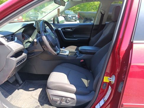 Used 2019 Toyota RAV4 XLE AWD/4WD image 7