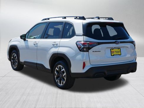 Certified 2025 Subaru Forester Premium AWD/4WD image 5