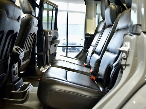 Used 2023 Jeep Wrangler Unlimited Rubicon 392 w/ Xtreme Recon 35" Tire Package AWD/4WD image 24