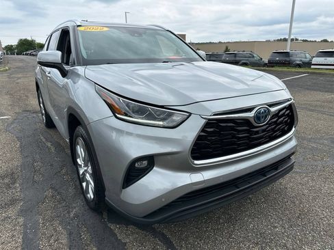 Used 2022 Toyota Highlander Limited AWD/4WD image 19