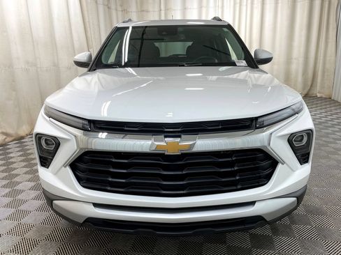 Certified 2025 Chevrolet TrailBlazer LT w/ Convenience Package FWD image 13