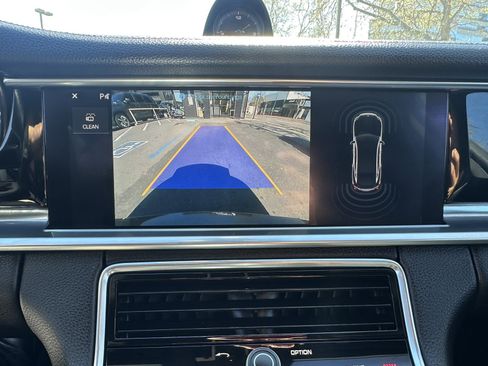 Used 2018 Porsche Panamera 4 image 26