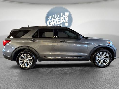 Used 2023 Ford Explorer XLT w/ Equipment Group 202A image 2
