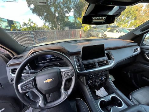 Used 2023 Chevrolet Suburban Premier image 8