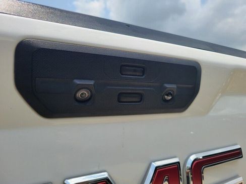 Used 2021 GMC Sierra 1500 SLT w/ SLT Premium Package AWD/4WD image 7