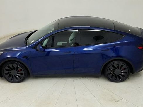 Used 2023 Tesla Model Y Performance AWD/4WD image 24