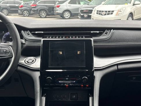Used 2023 Jeep Grand Cherokee Altitude RWD image 19