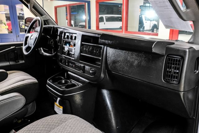 Used 2025 Chevrolet Express 3500 LT w/ LT Preferred Equipment Group RWD image 13