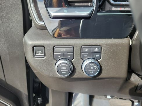 Used 2025 GMC Sierra 1500 Elevation w/ Elevation Premium Package AWD/4WD image 23