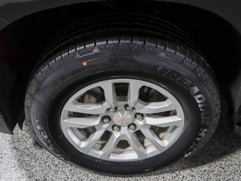 Used 2023 Chevrolet Suburban LT image 11