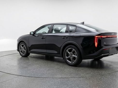 Used 2025 Kia K4 FWD image 6