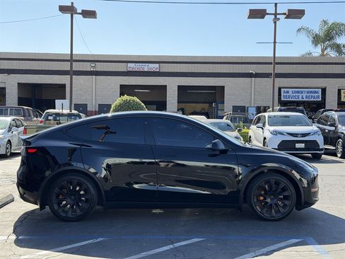Used 2021 Tesla Model Y Long Range AWD/4WD image 8