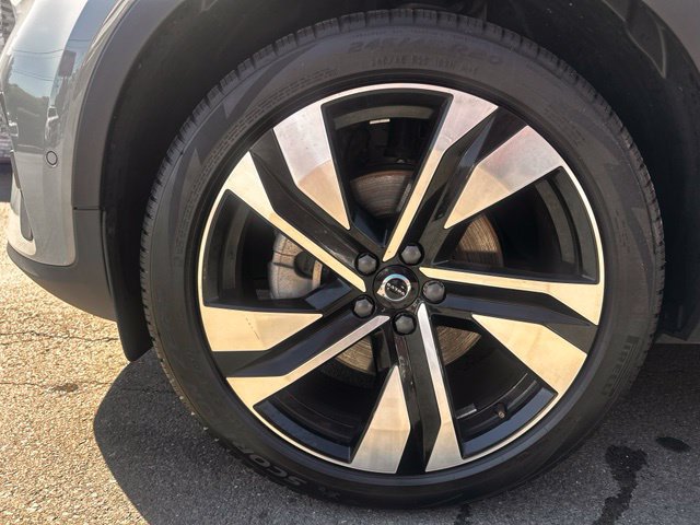 Used 2024 Volvo XC40 B5 Plus w/ Protection Package Premier AWD/4WD image 32