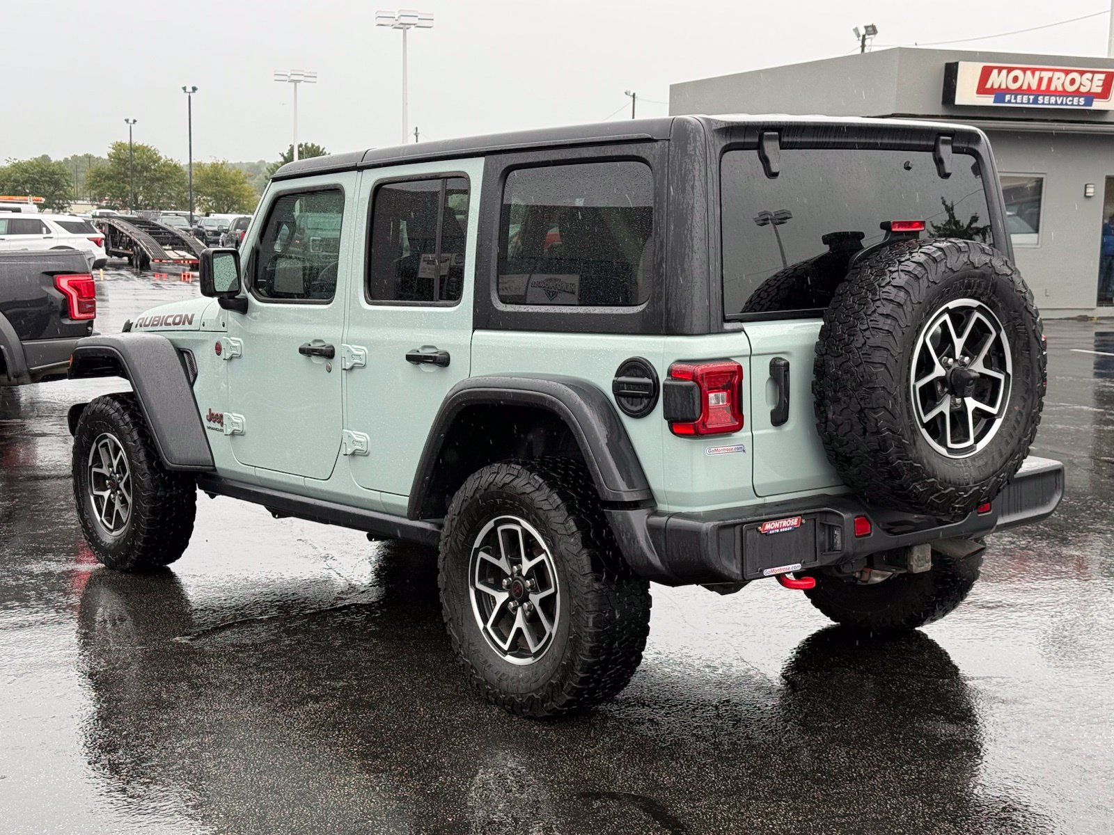 Used 2024 Jeep Wrangler Unlimited Rubicon w/ Convenience Group AWD/4WD image 6