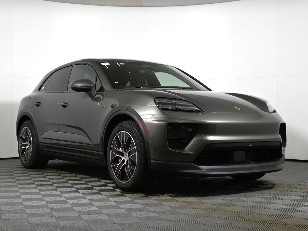 Used 2025 Porsche Macan 4S Electric AWD/4WD image 9