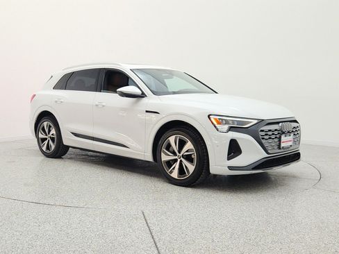 Used 2024 Audi Q8 e-tron Premium Plus w/ Premium Plus Package AWD/4WD image 3