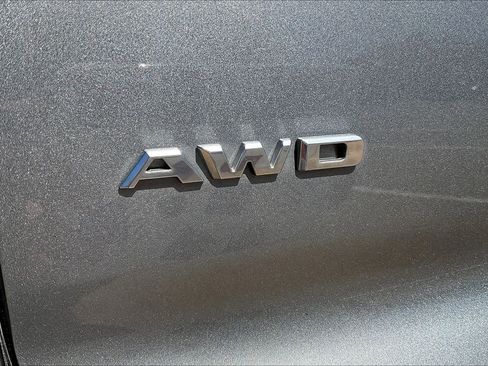 Used 2023 Cadillac XT4 Premium Luxury image 7