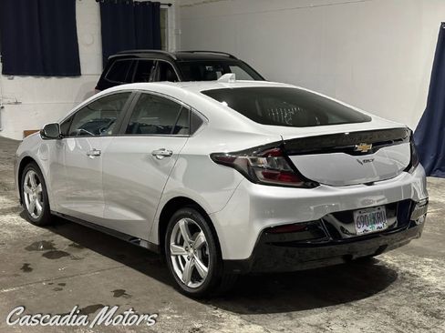 Used 2018 Chevrolet Volt LT image 4