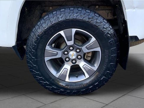 Used 2017 Chevrolet Colorado Z71 AWD/4WD image 11