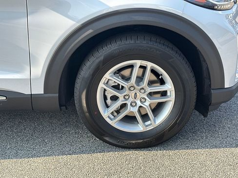 New 2025 Ford Explorer Active w/ Active Comfort Package image 35