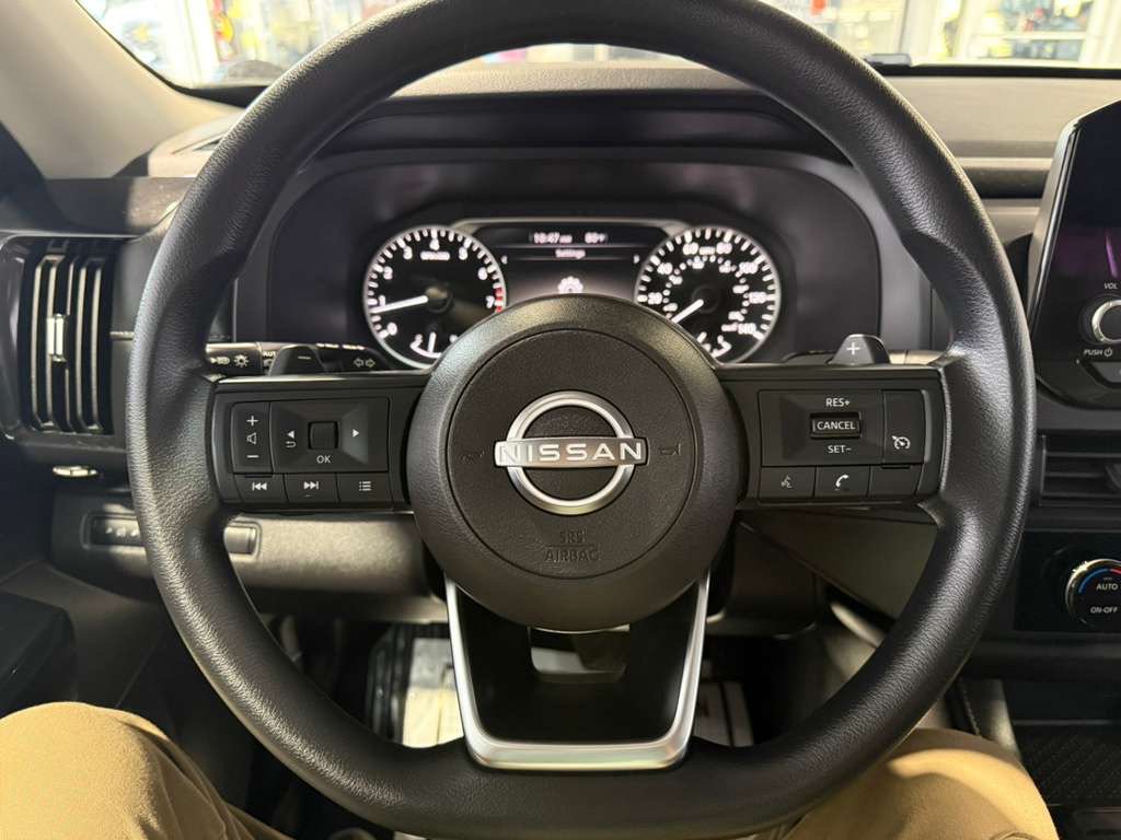 Used 2024 Nissan Pathfinder S AWD/4WD image 11