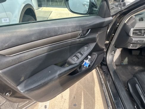 Used 2018 Honda Accord LX image 12
