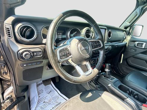 Used 2022 Jeep Wrangler Unlimited Rubicon 4xe w/ Dual Top Group AWD/4WD image 12