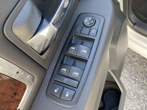 Used 2011 RAM 1500 Laramie AWD/4WD image 18