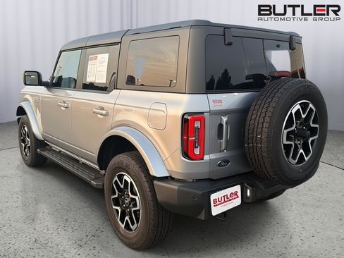 Used 2024 Ford Bronco Outer Banks AWD/4WD image 4