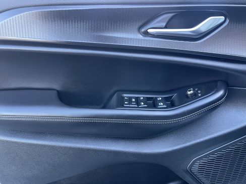 New 2025 Jeep Grand Cherokee L Laredo image 13