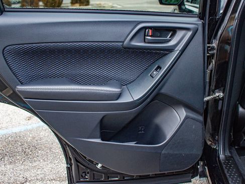 Used 2017 Subaru Forester 2.5i Premium image 16