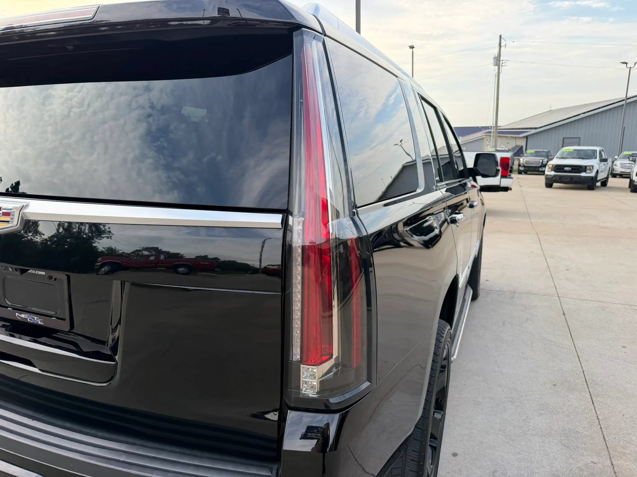 Used 2019 Cadillac Escalade Luxury AWD/4WD image 63
