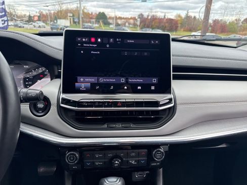 Certified 2022 Jeep Compass Limited image 17