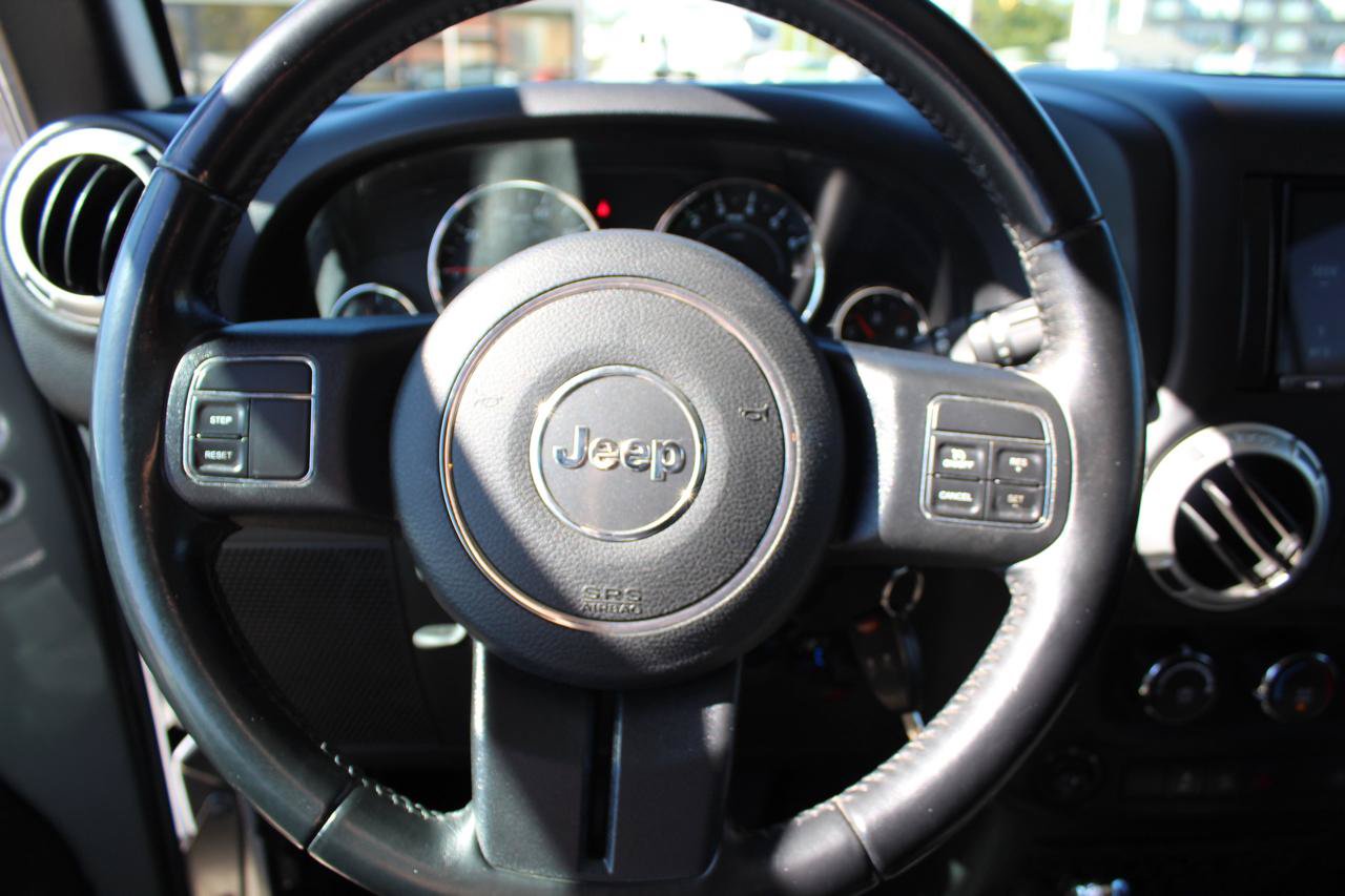 Used 2018 Jeep Wrangler Unlimited Rubicon AWD/4WD image 21