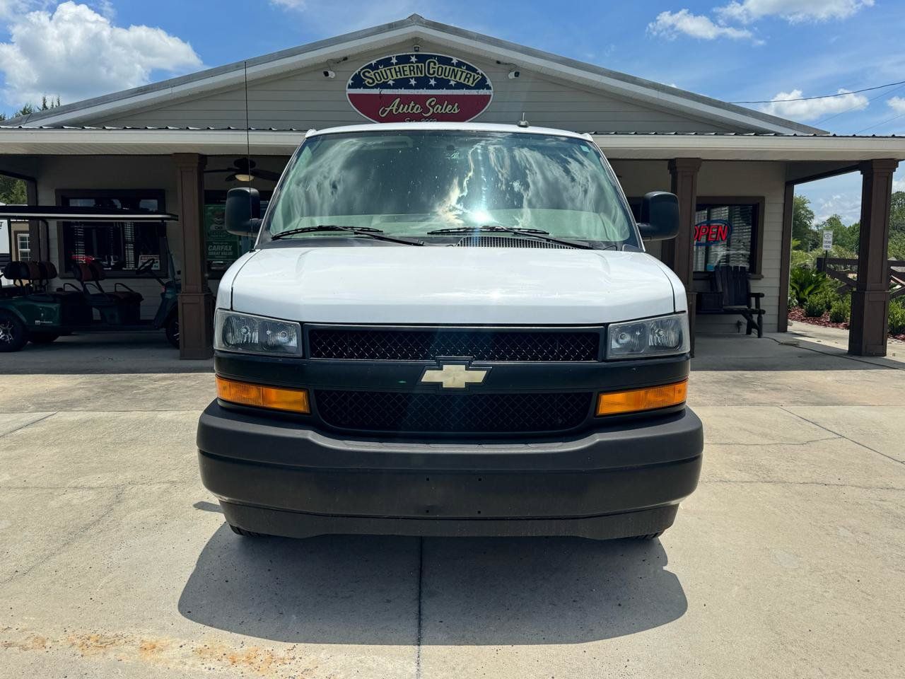 Used 2021 Chevrolet Express 2500 RWD image 2