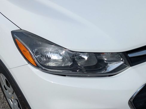 Used 2018 Chevrolet Trax LS FWD image 11