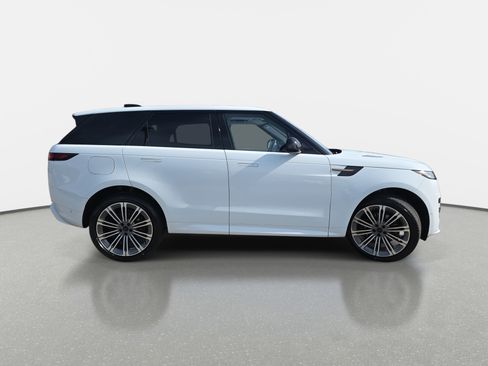 New 2026 Land Rover Range Rover Sport Dynamic SE image 4
