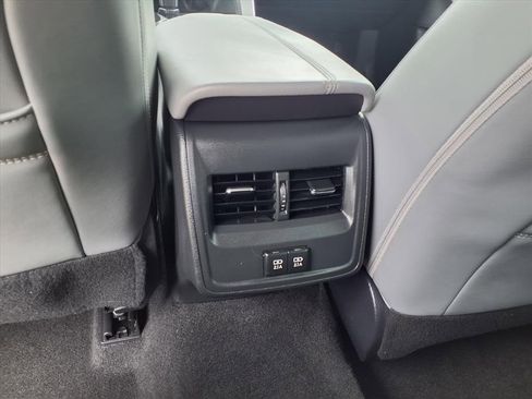 Used 2019 Toyota Avalon XLE image 24