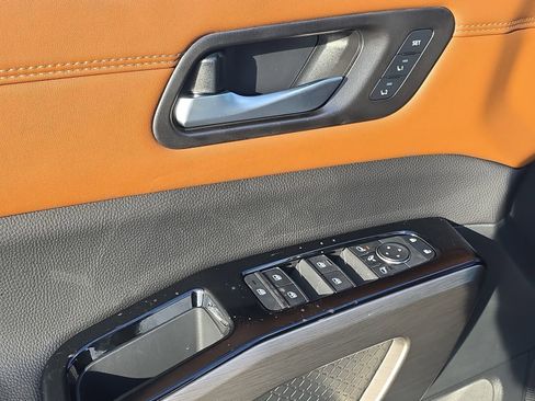 New 2025 Nissan Pathfinder Platinum image 14