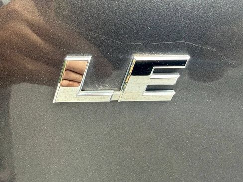 Used 2018 Toyota RAV4 LE FWD image 66